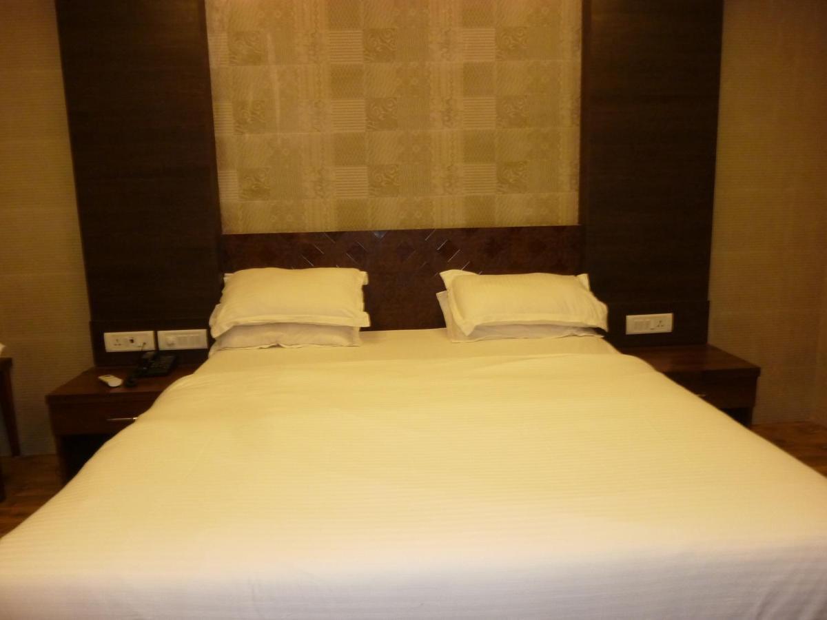Hotel Orient Palace Mumbai Dış mekan fotoğraf